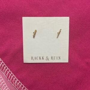 Delicate stud earrings